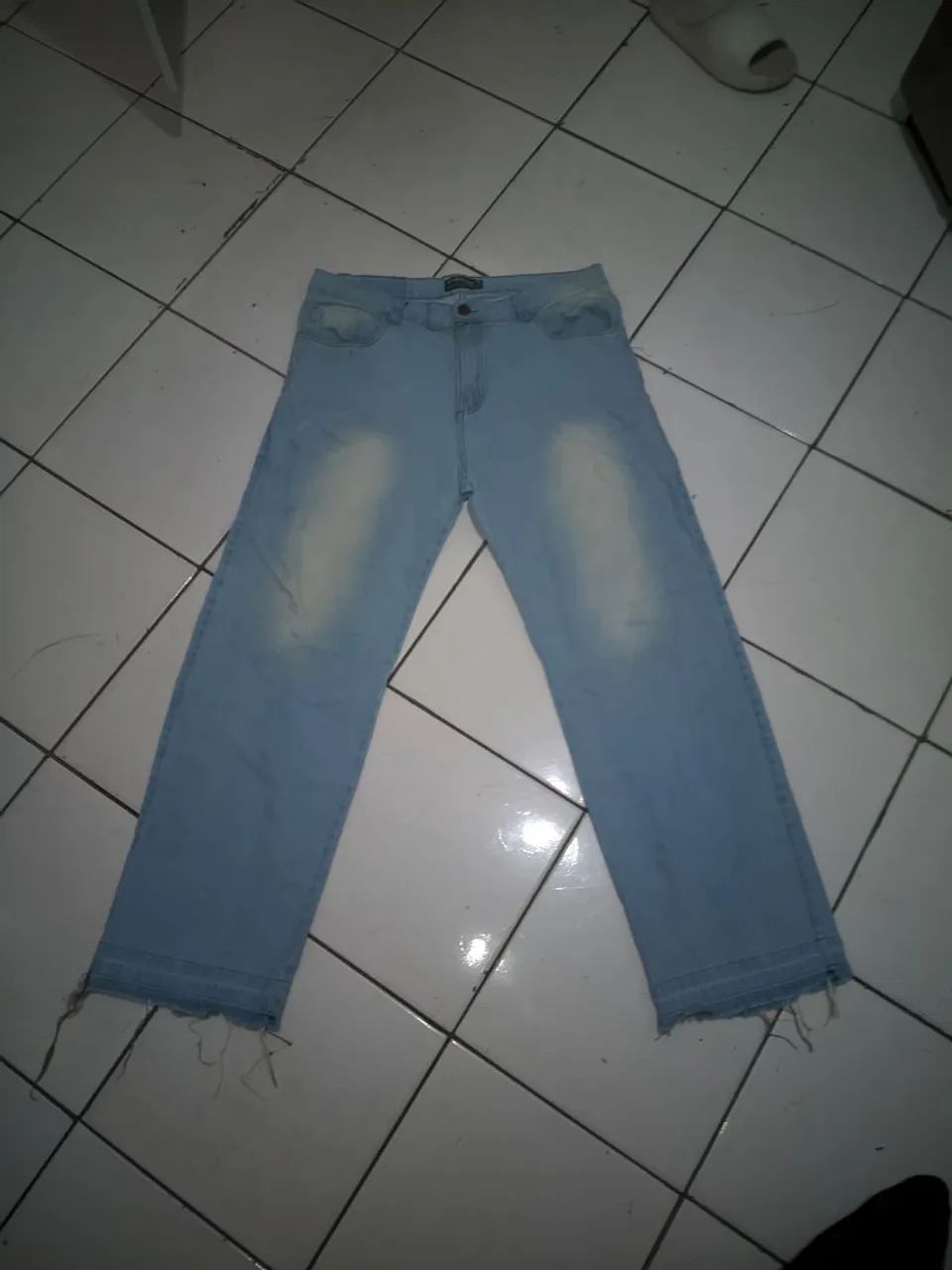 Calça baggy Dazzling com barra cortada/aberta