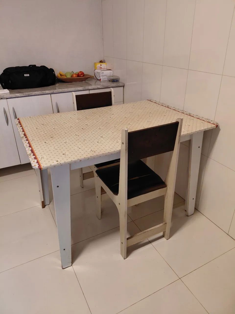 Mesa com 2 cadeiras (doação) - Foto 2