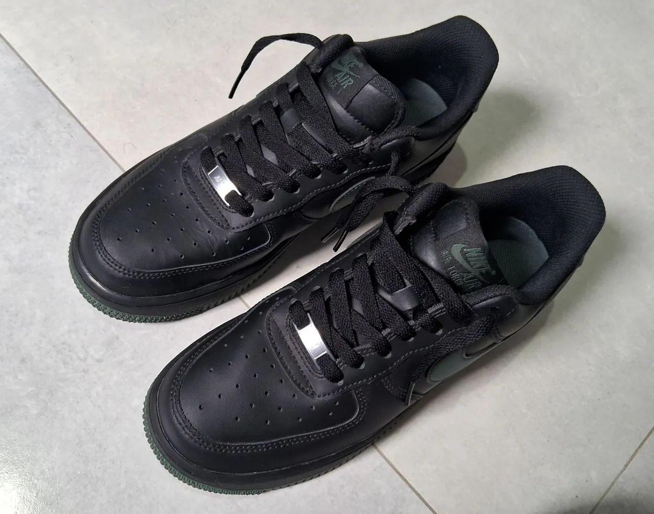 TÊNIS NIKE AIR FORCE 1 Preto com Verde - Foto 3