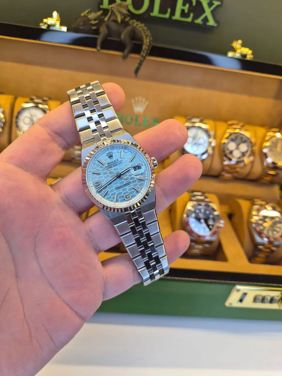 Rolex land - dweller