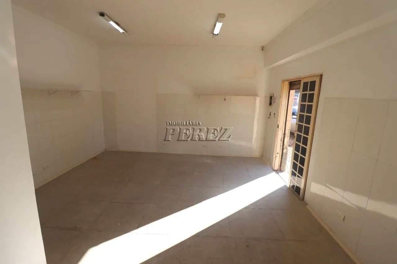 Sala para alugar na Rua Araicas, centro de Londrina - Foto 5
