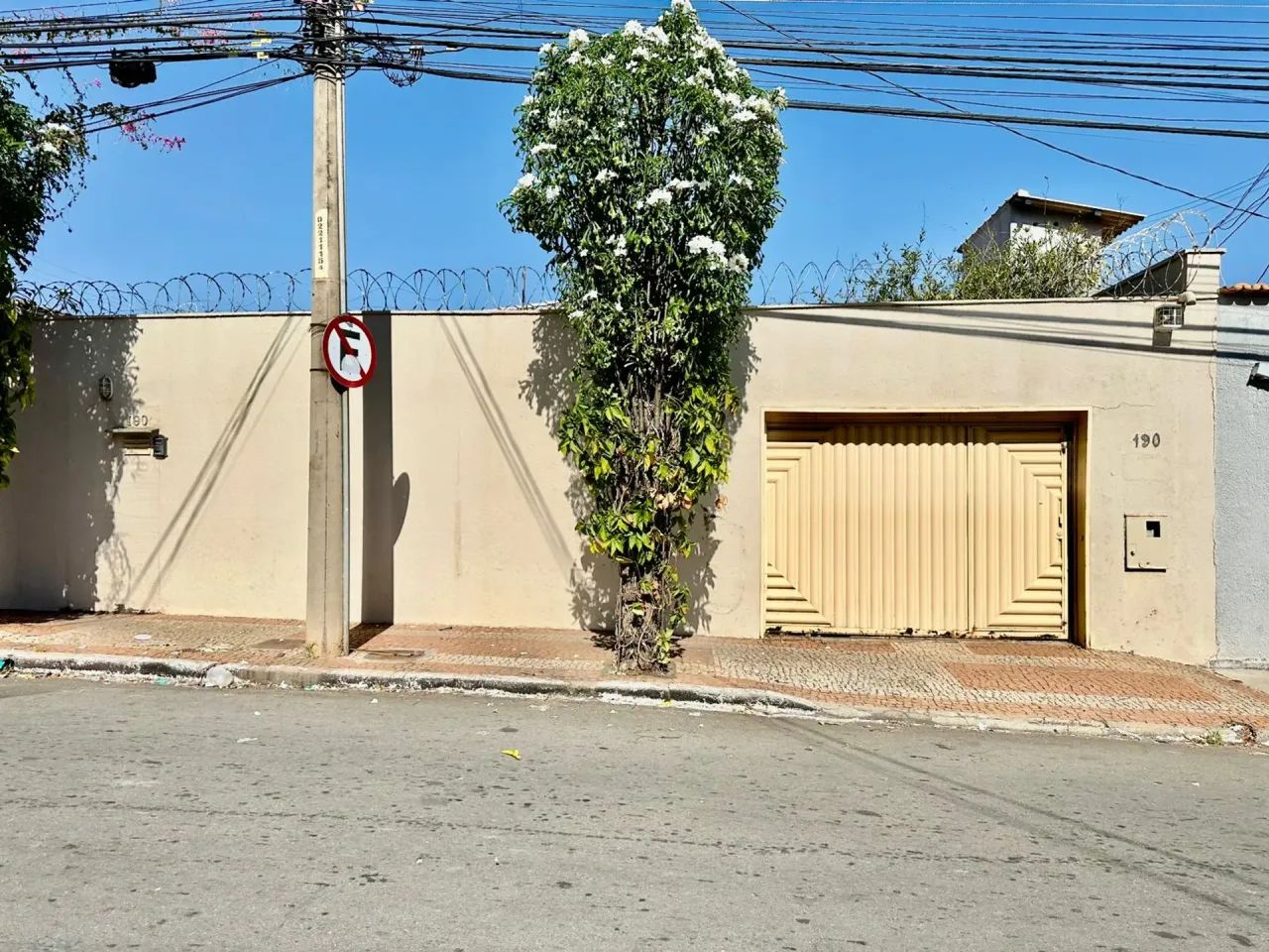 Casa com finalidade comercial, construção com 272 m2 e área de terreno 468 m2, Setor Sul,
