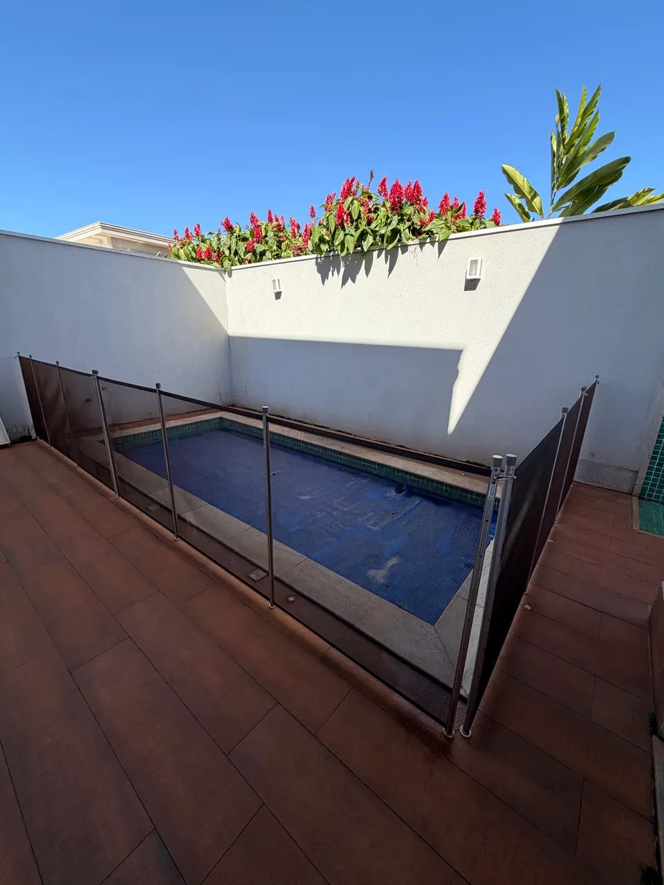 Cerca para proteção de piscina