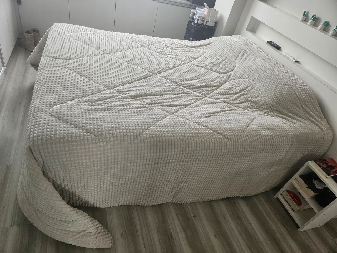 Cama casal Queen + Colchão 