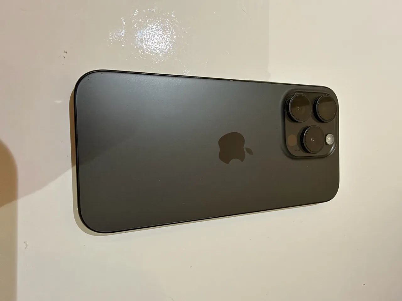 iPhone 15 pro 256 - Foto 3