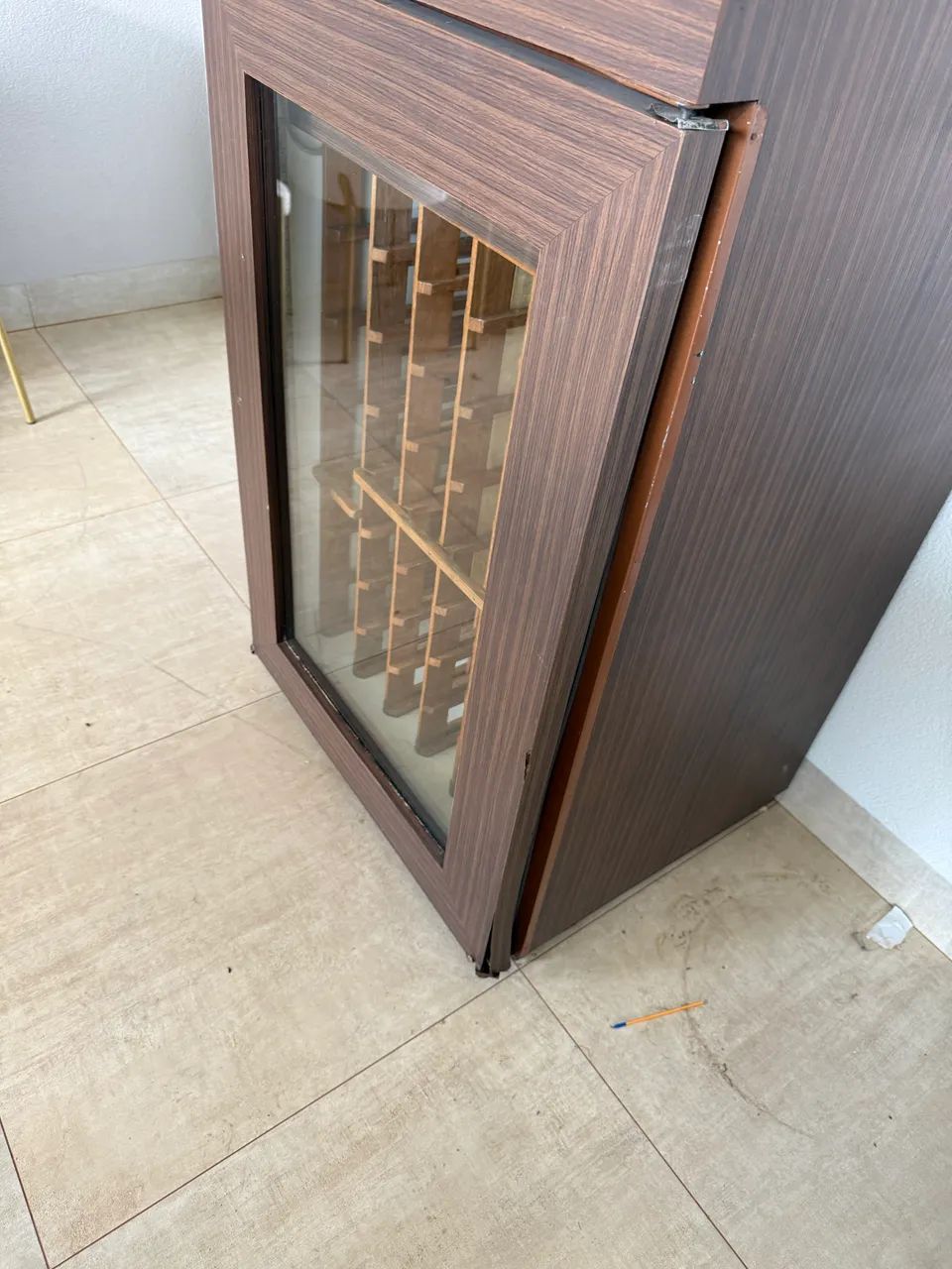Adega de vinhos refrigerada de Madeira. Artesanal - Foto 2