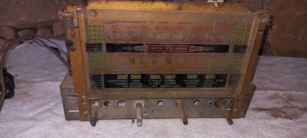 Radio antigo valvulado broadscast