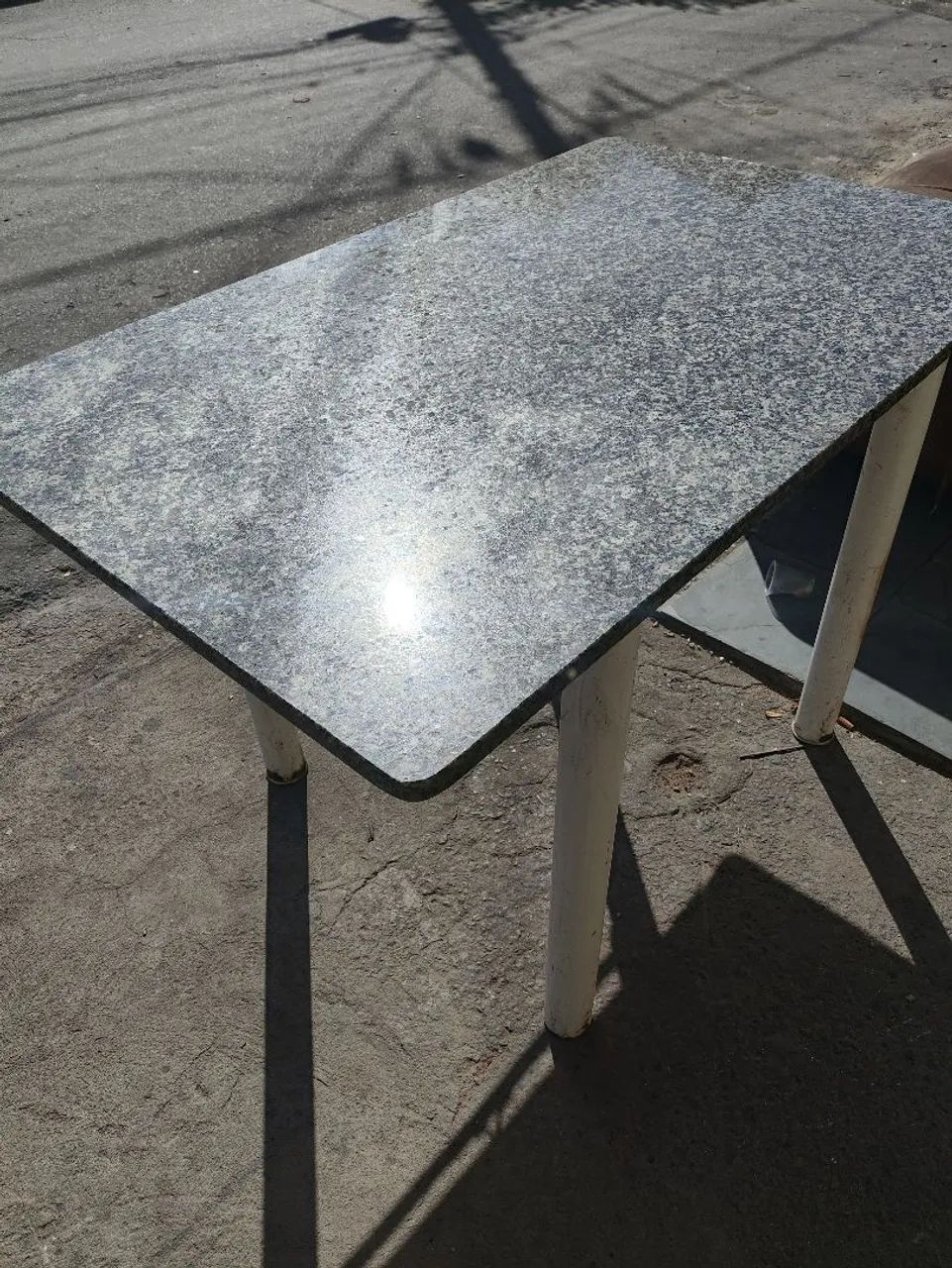 Mesa de Granito com Base de Metal - Resistente e Prática - Foto 5