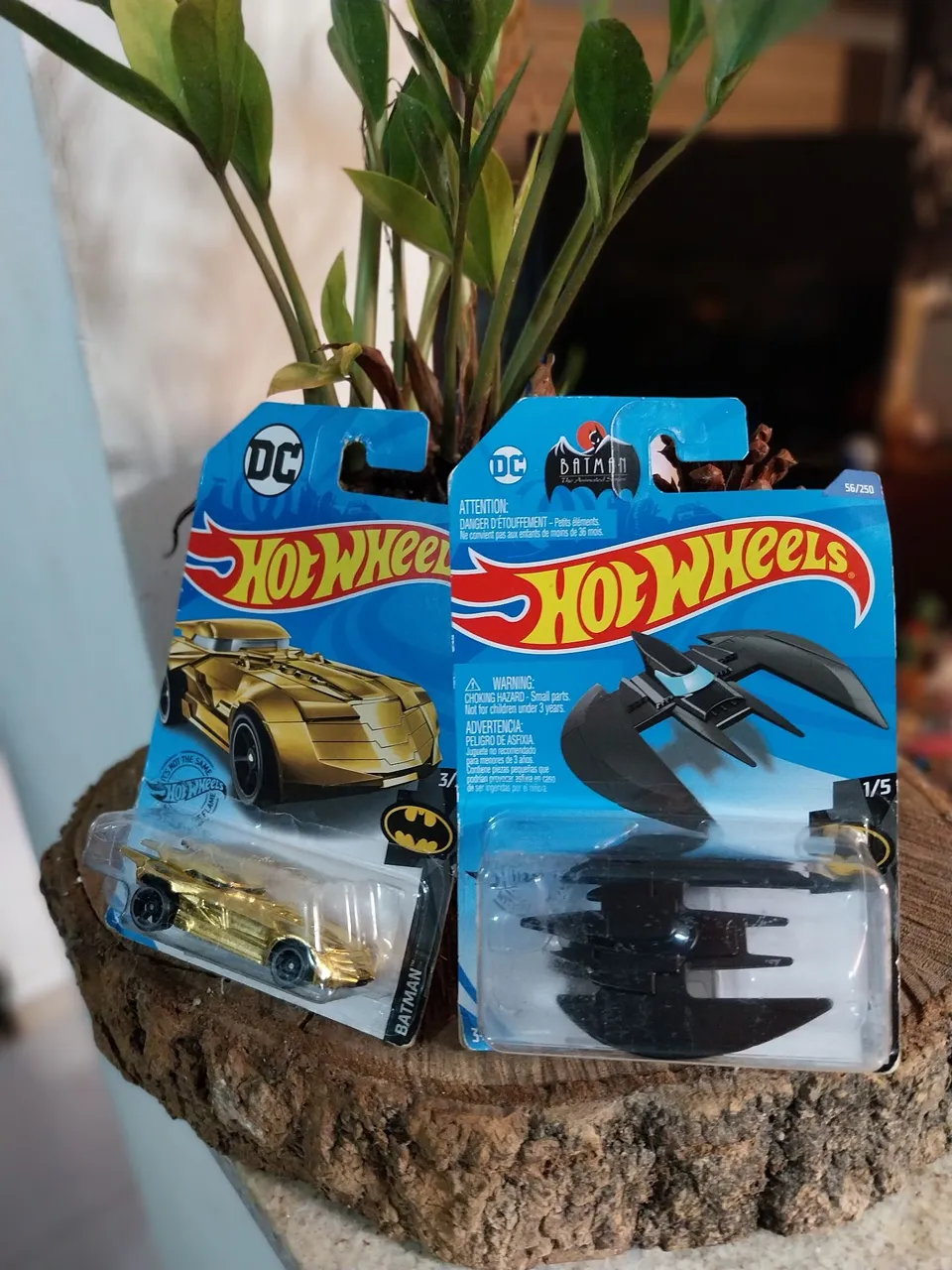 Hot Wheels 1:50 Batman - 1966 The Penguin Batmobile - Hobbies e