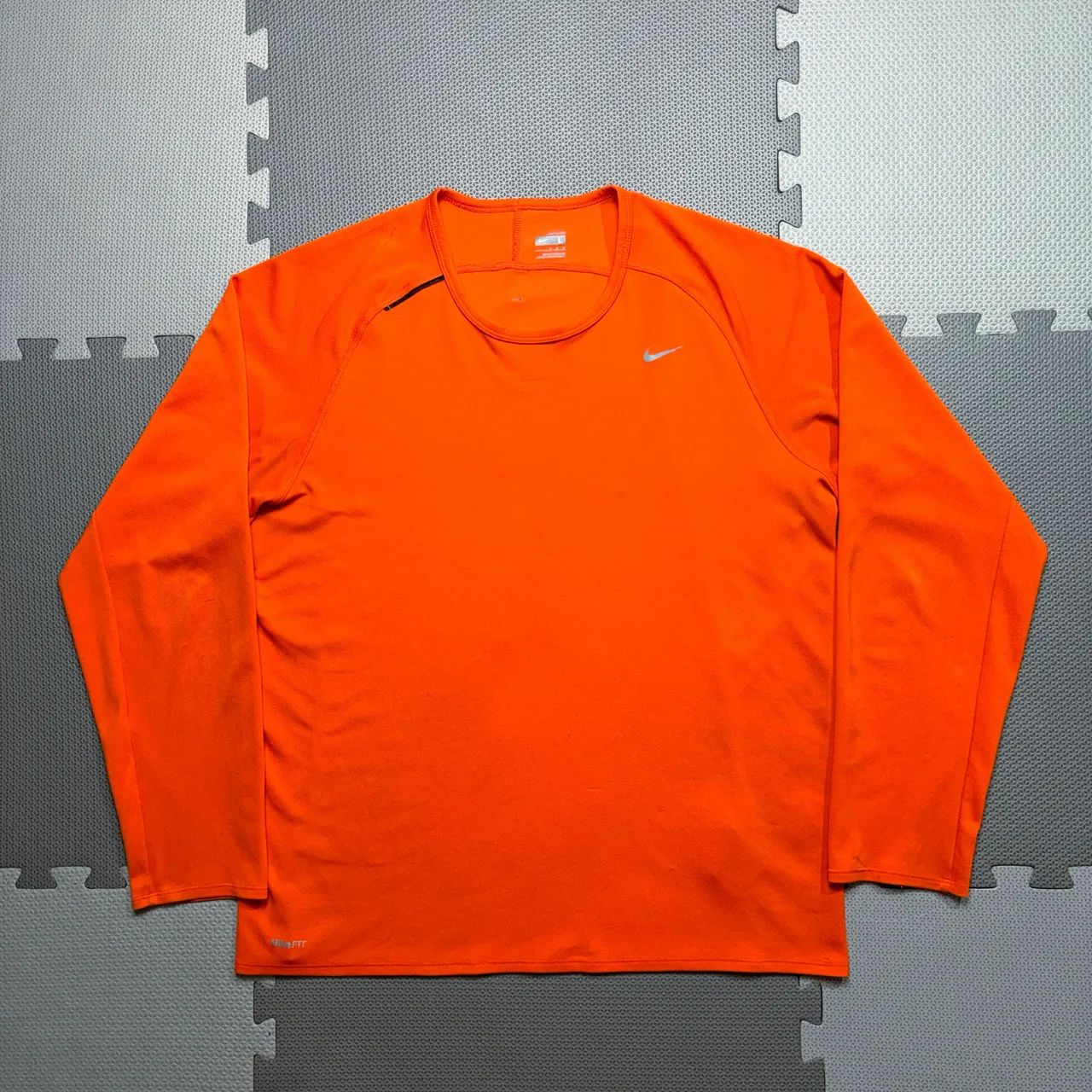 MANGA LONGA N!K3 MILER LS UV DR!F!T ORANGE