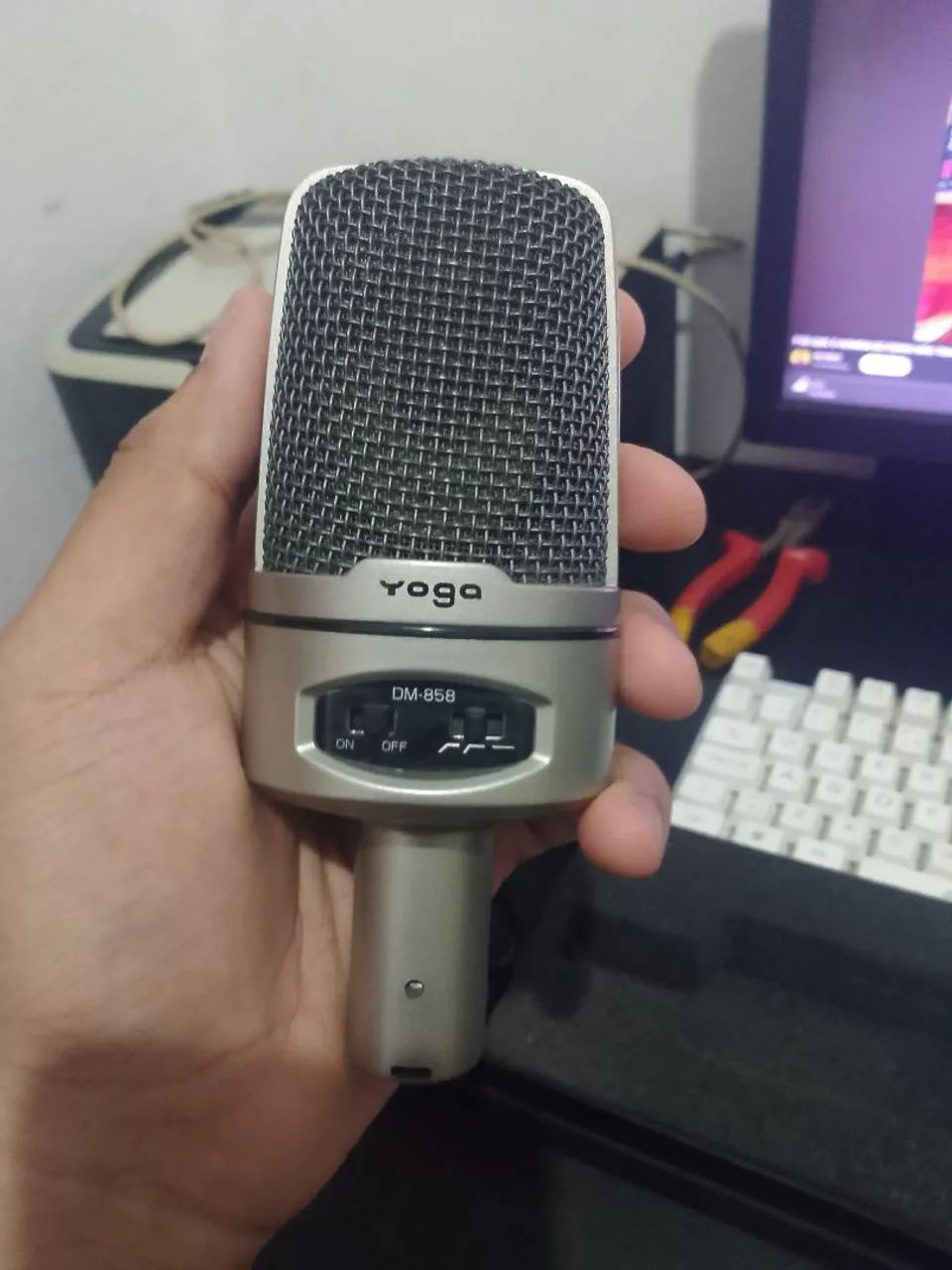 Vendo Microfone Yoga DM-858