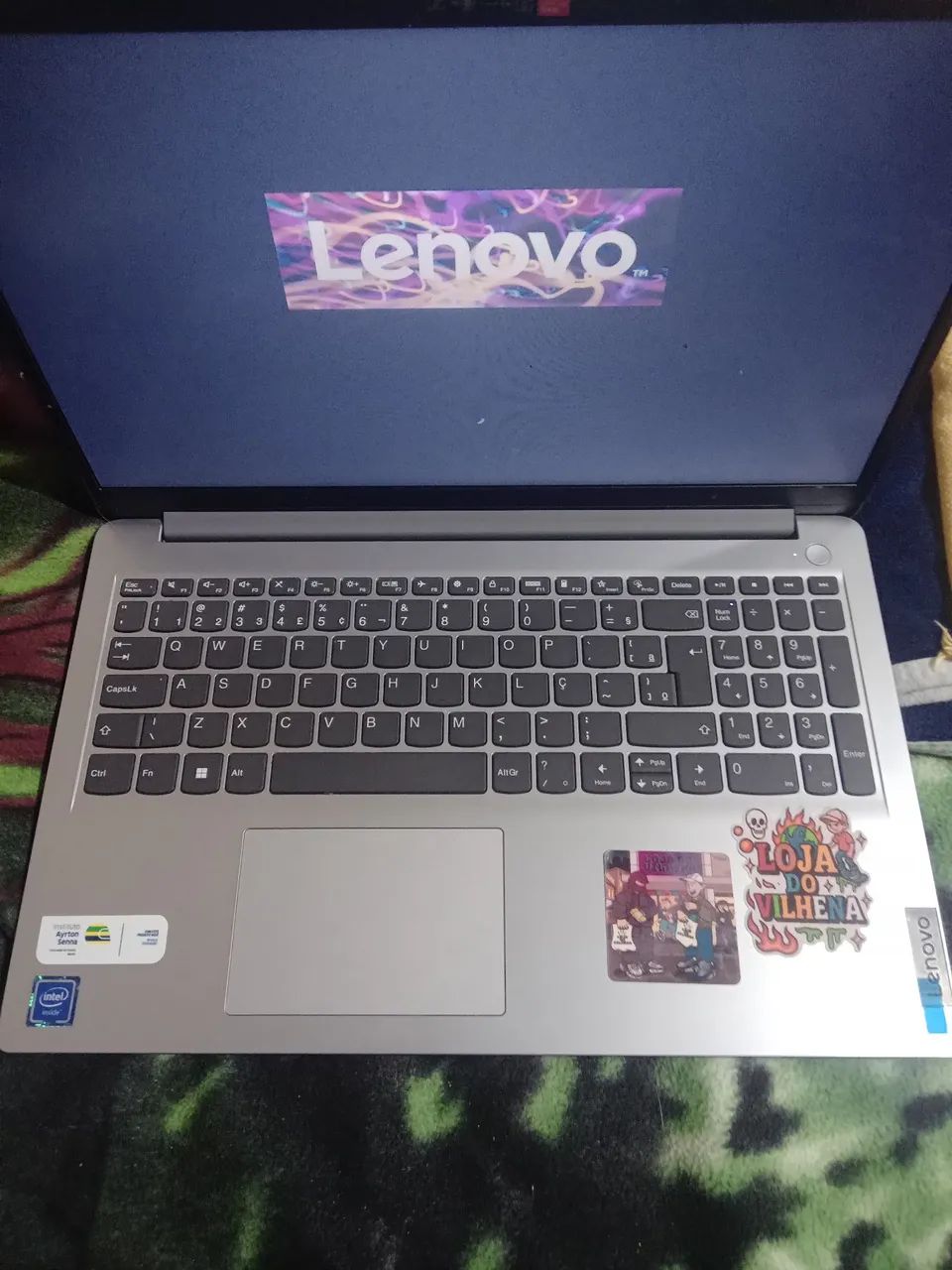 Vendo notebook lenovo - Foto 2