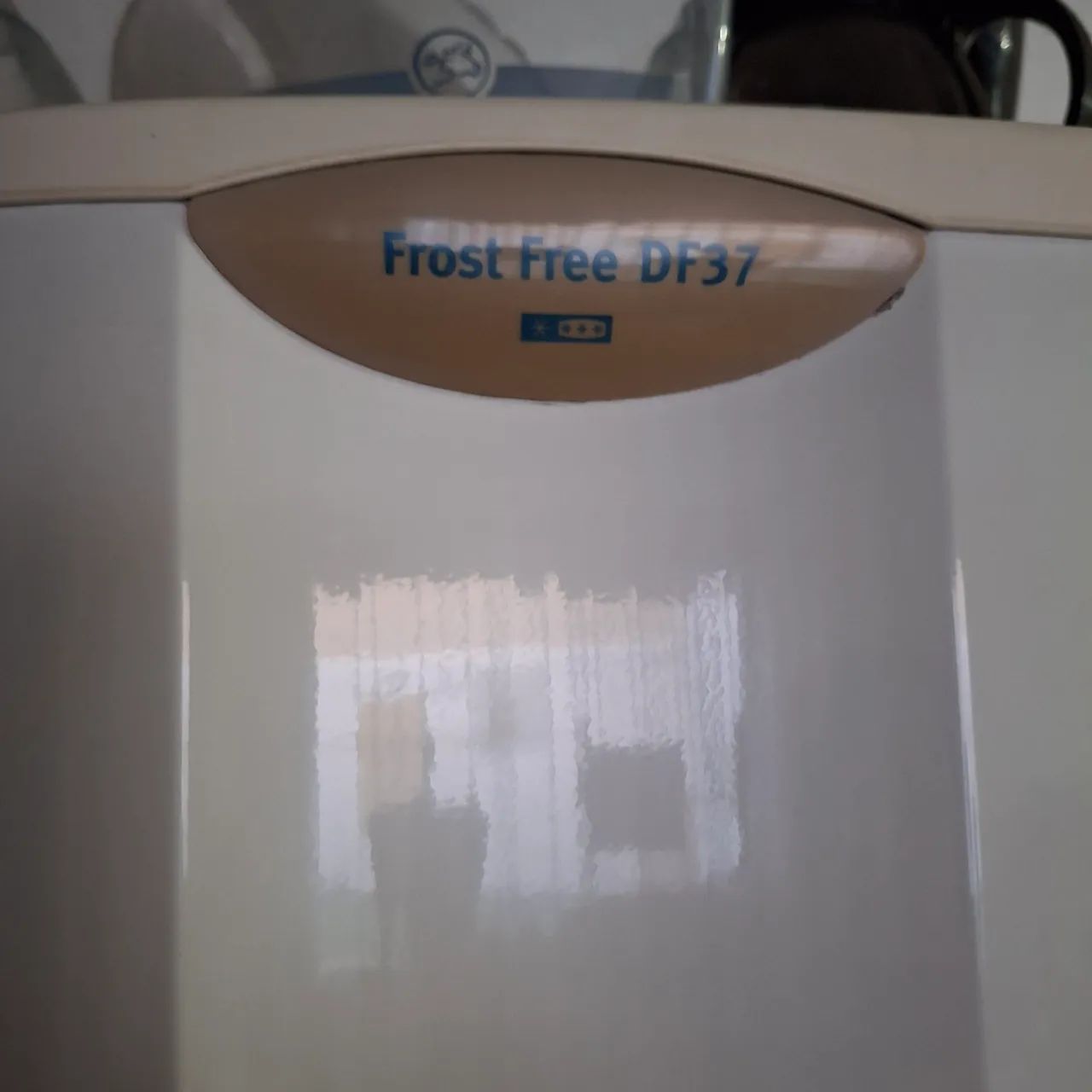 VENDE-SE GELADEIRA ELECTROLUX DF37 