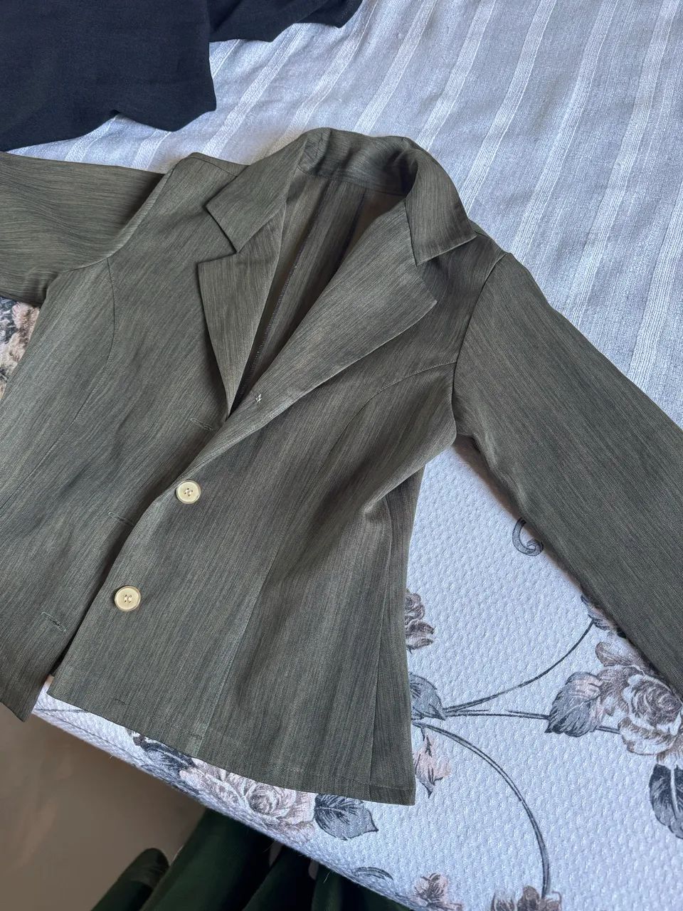 VENDO JAQUETA VERDE - Foto 2