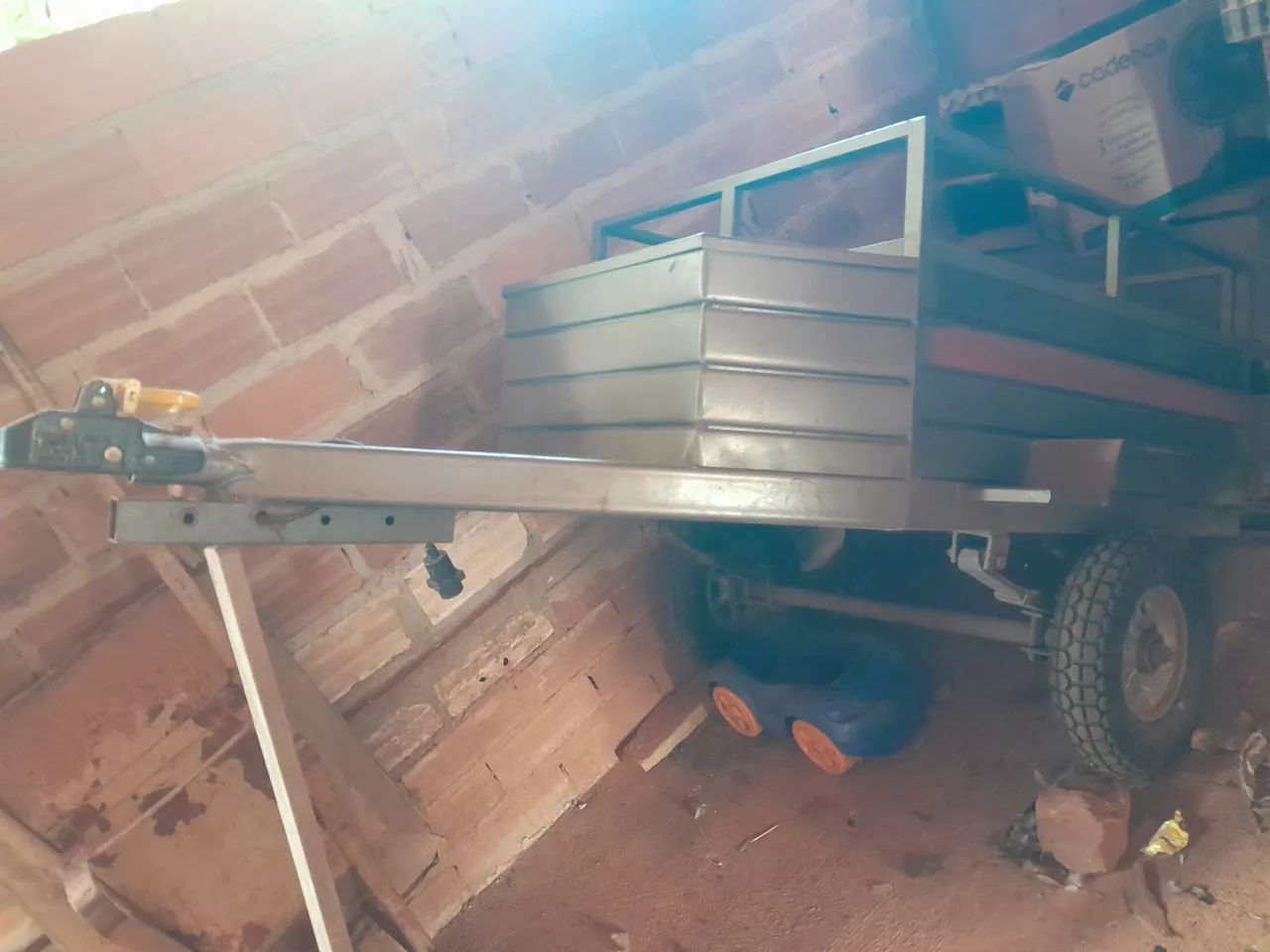 Carretinha semi nova!