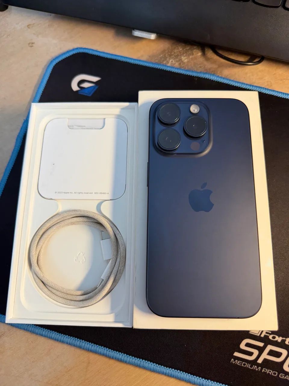 iPhone 15 Pro - 256GB - Bateria 90% - Impecável / Original