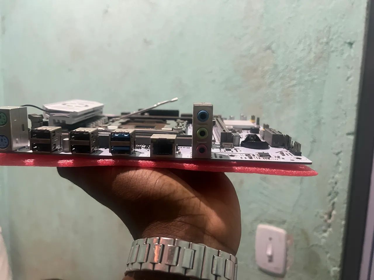 Placa x99 d4 branca//dando 5bipes,porém ligando