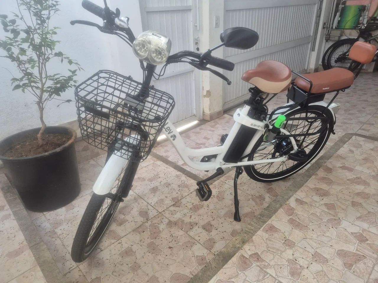 Bicicleta LEV L+ em excelente estado