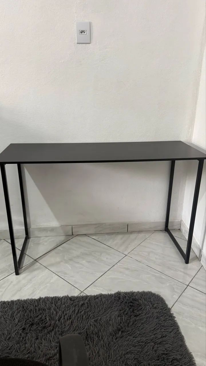 Mesa de escritório preta
