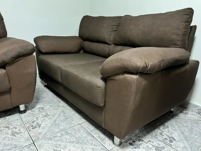 2 Sofás sendo, um com 3 lugares e outro com 2 lugares - Foto 2