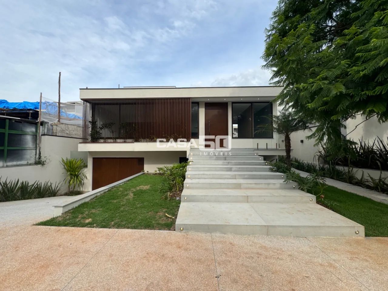 Casa térrea à venda em Alphaville, Campinas.