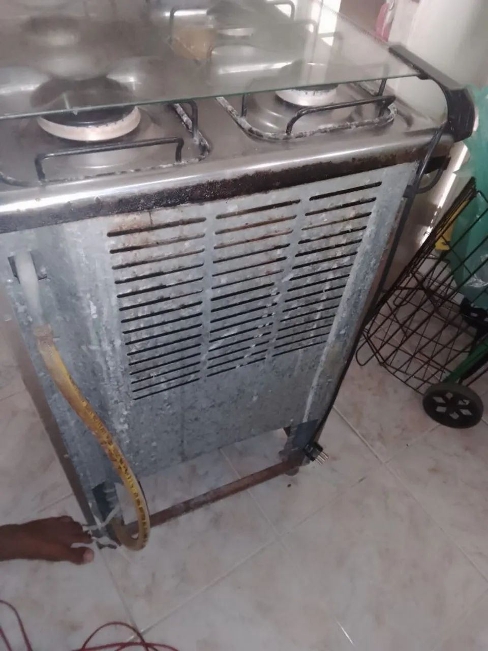 VENDO PIA INOX COM CUBA DE 1,20 E FOGÃO USADO - Foto 2