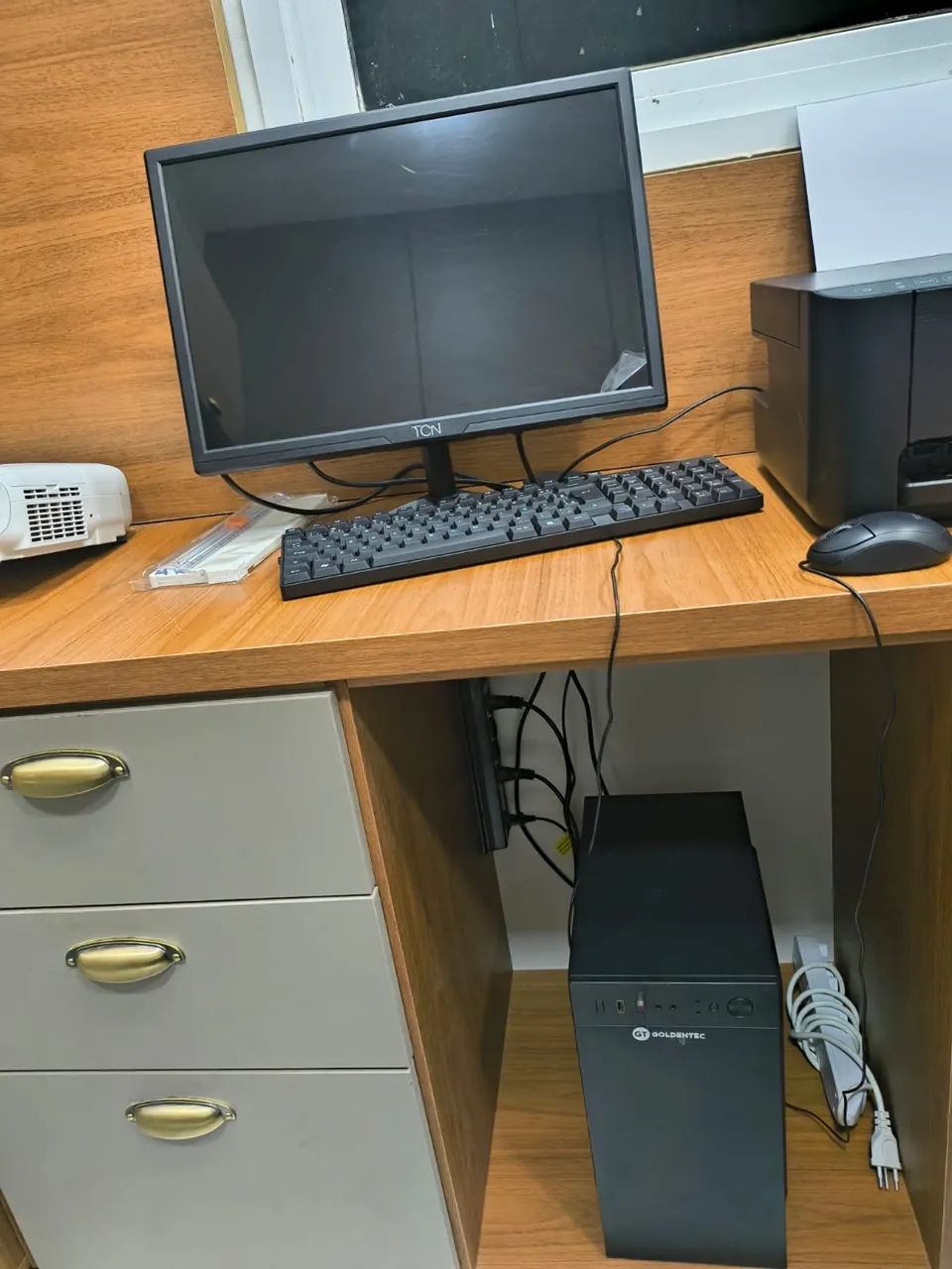  2 Computadores completos - Monitor + CPU + Teclado + Mouse