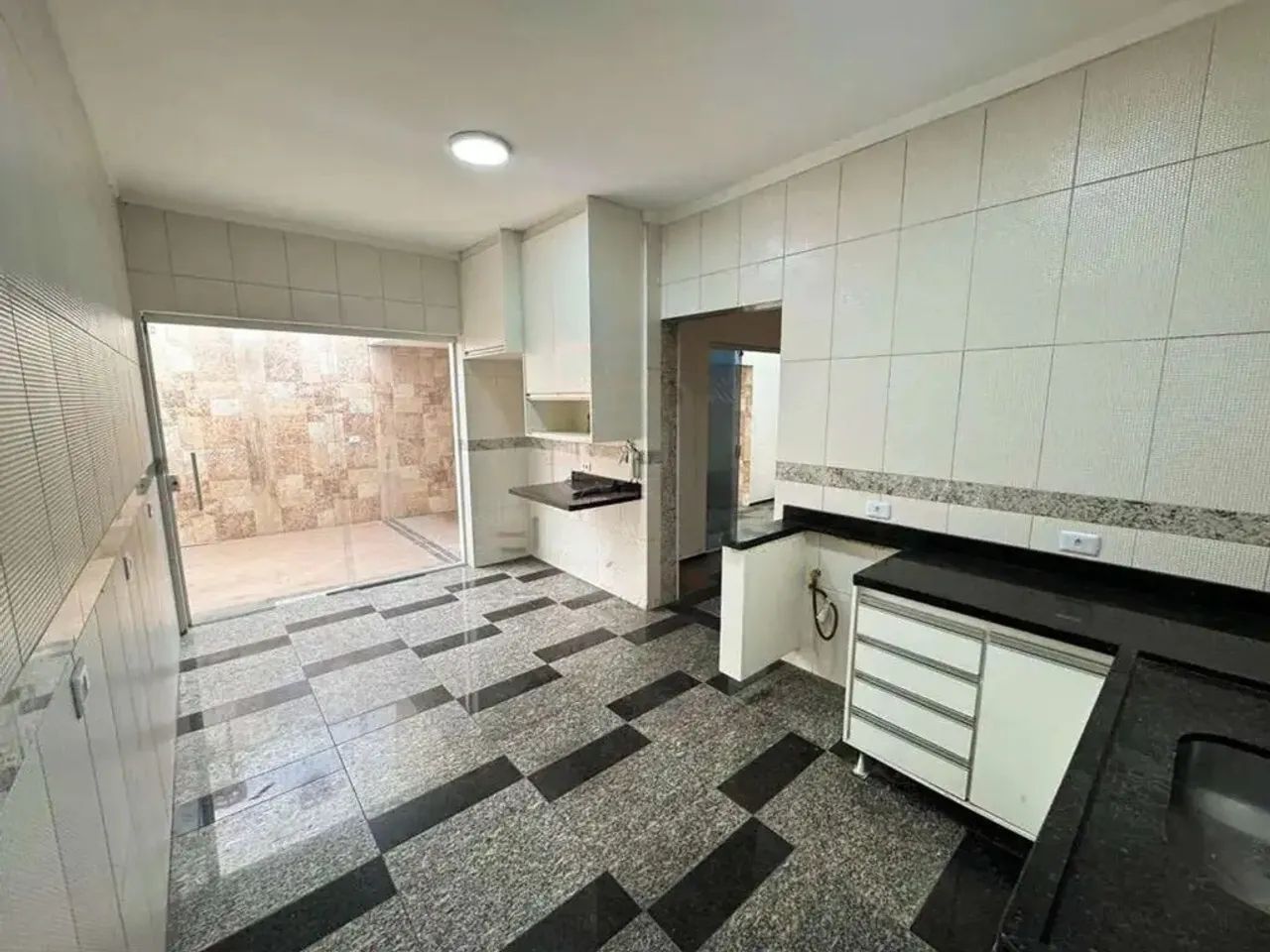 Casa para alugar ou comprar com 206m², 3 quartos e 5 vagas - Foto 5