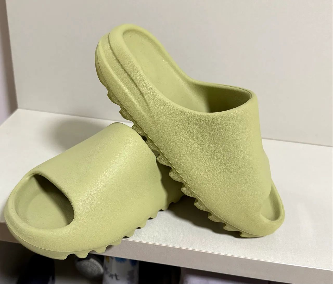 Chinelo Yeeze  - Foto 2