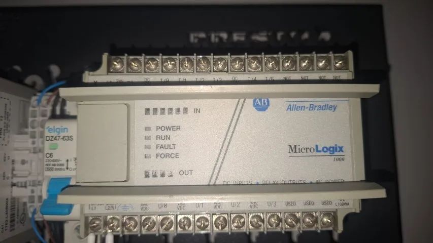 MICROLOGIX 1000 ALLEN-BRADLEY - MODELO 1761-L10BWA - Foto 2