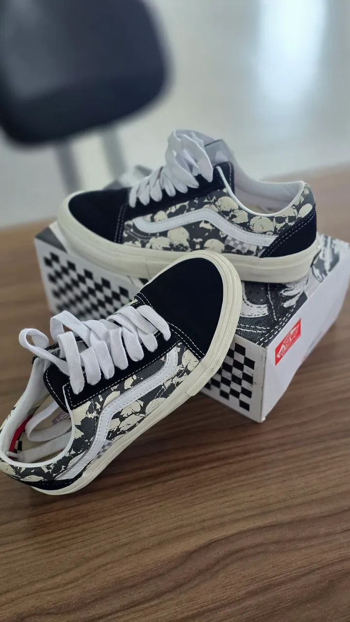 Tênis Vans semi novo com caixa - Foto 3