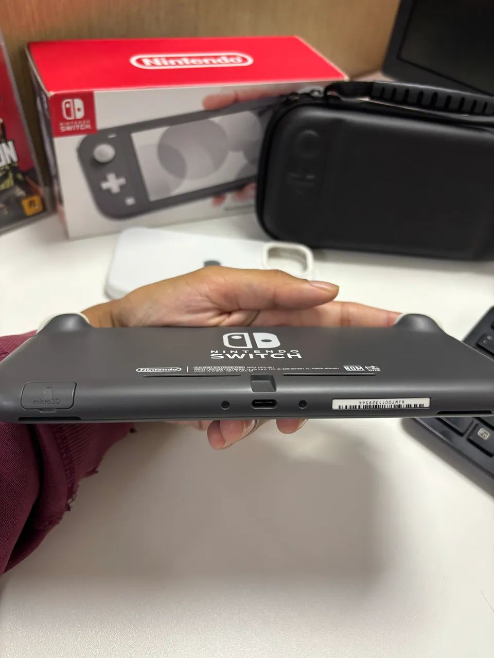 Nintendo Switch Lite Preto, Com Jogo - Estado de Novo - Consoles