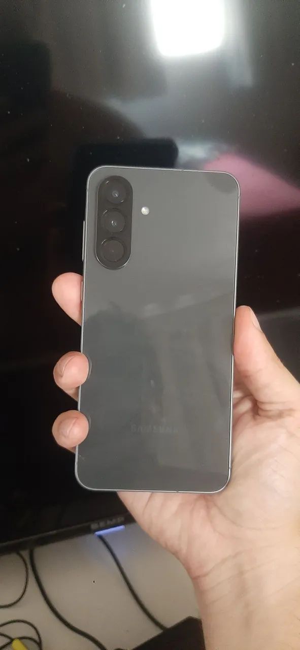 Celular Samsung A56 - Foto 2