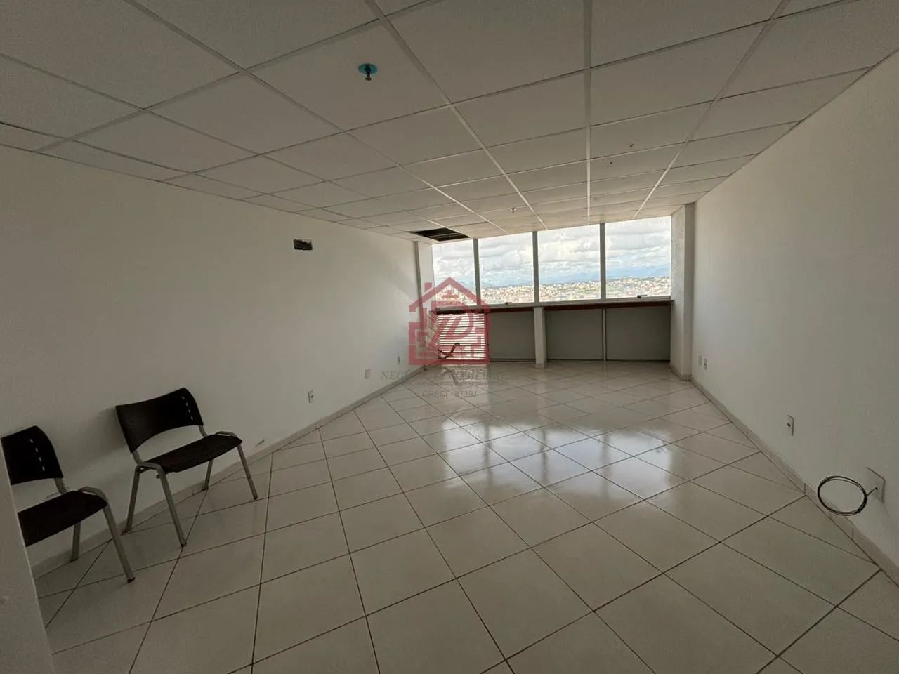 Sala em Imbetiba, Macaé: 29m² à Venda e Locação - Foto 2