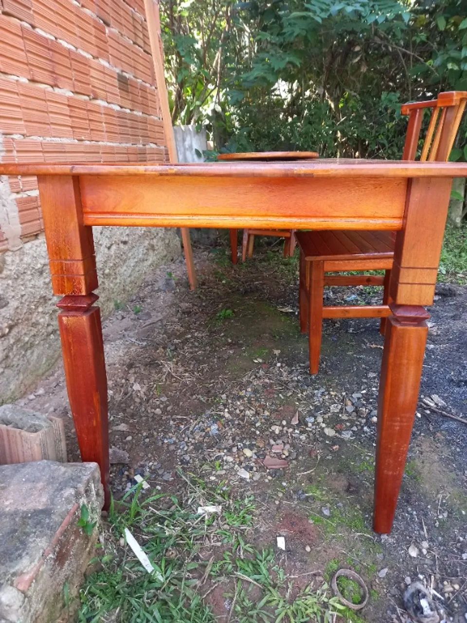 Mesa de madeiras, com cadeiras rusticas - Foto 3
