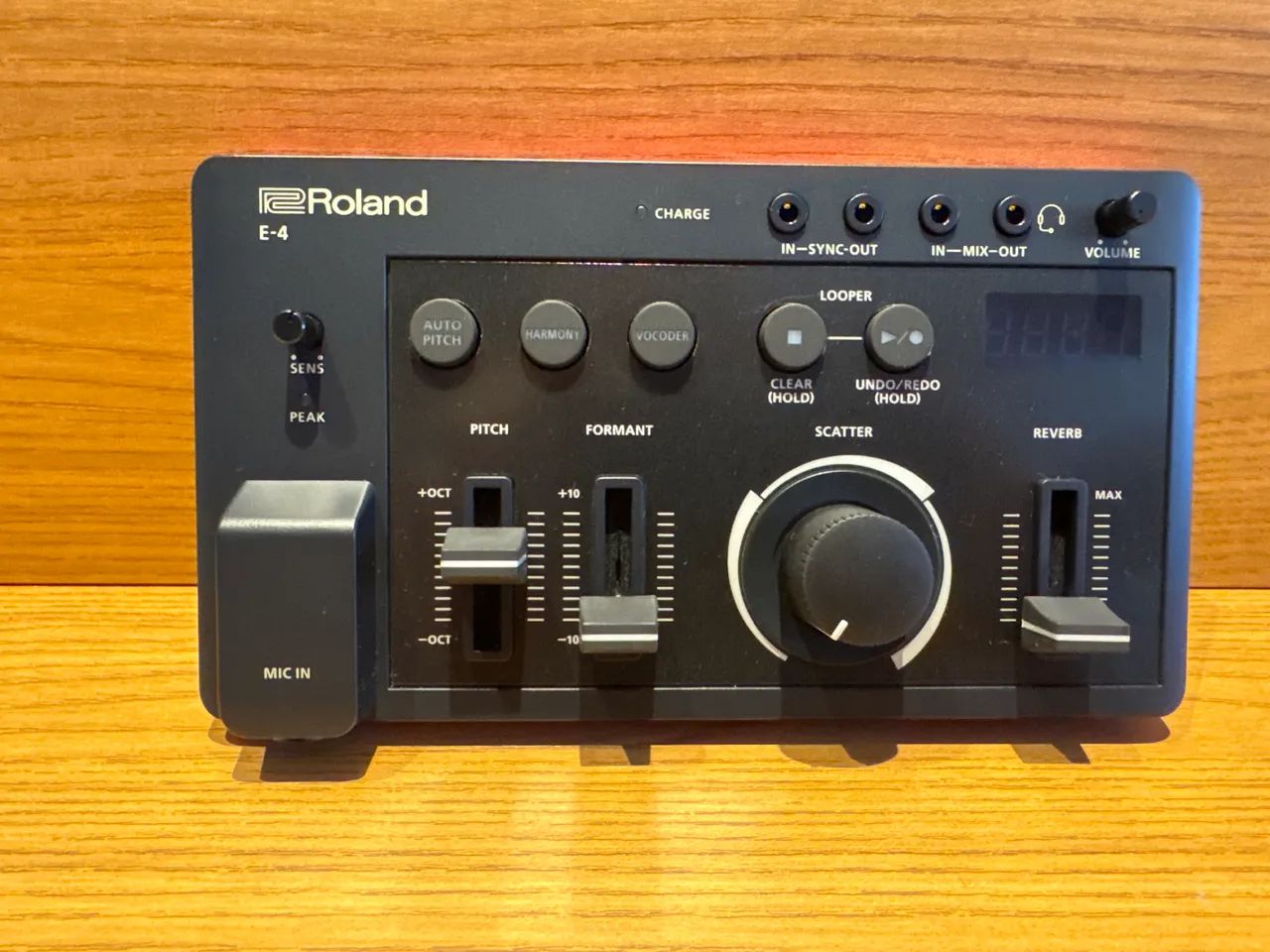 BAIXOU!!! ROLAND E-4