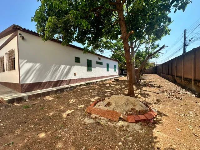 CASA AMPLA PARA LOCAÇÃO - SETOR LESTE | QUADRA 33 - Foto 2