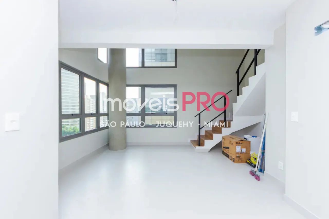 Apto duplex de 61m2 com 1 dorm e 1 vaga no Moema