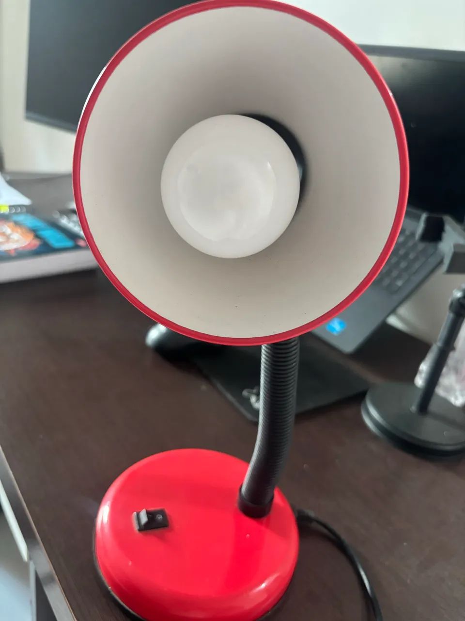 Luminária de mesa com haste flexível  - Foto 3
