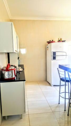 Linda casa em Araxá com 03 quartos - Foto 4