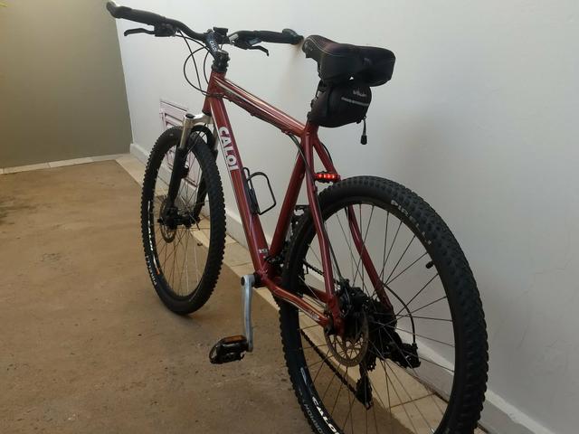 Vendo bicicleta Caloi MTB aro 26 (faço troca por bicicletas MTB)