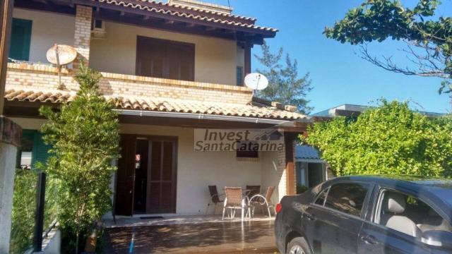 Ótima casa 3 dormitórios, 2 suítes, centro e beira mar!!