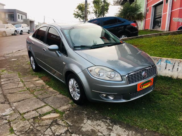 Fiat Linea Hlx 1.9 Manual 2010 - Foto 8