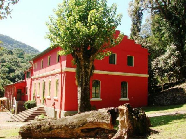 Belíssima área retirada do centro de Gramado com Hotel - Foto 10