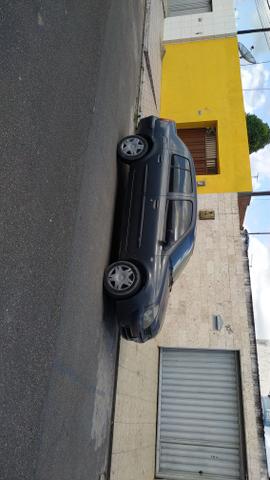 Vendo Clio com air bag Completo 2004