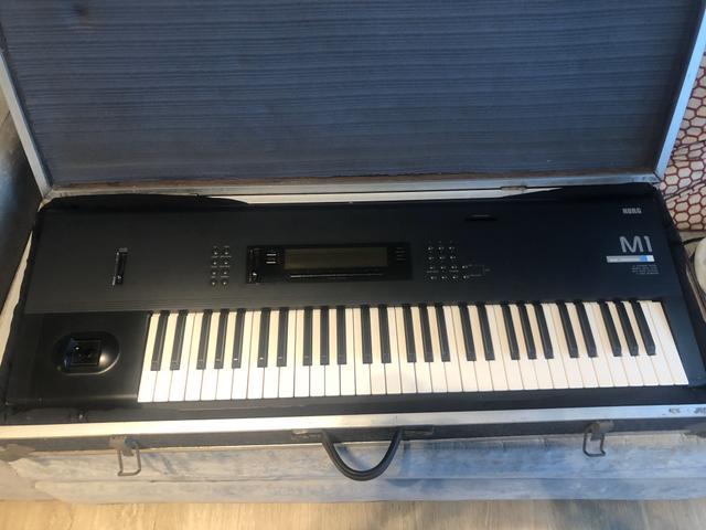 Teclado Sintetizador Korg M1 - Impecável!!! - Foto 6