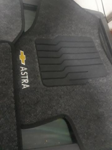 Vendo tapete astra novo