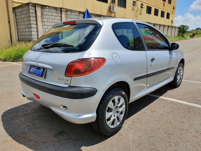 Peugeot 206 2007/08 1.4 com ar condicionado entrada a partir de 990 reais - Foto 3