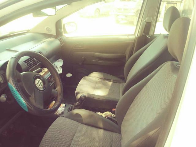 Vendo um Fox , carro de mulher - Foto 2