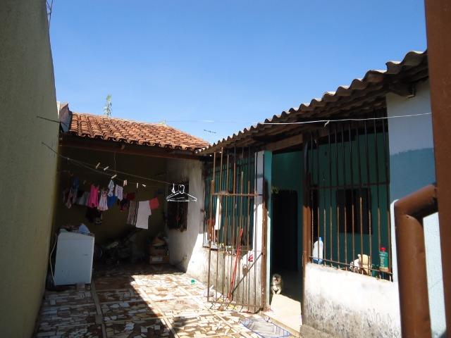 Ponto Comercial de esquina c/ casa de 04 cômodos+áreas (quitada) - Foto 7